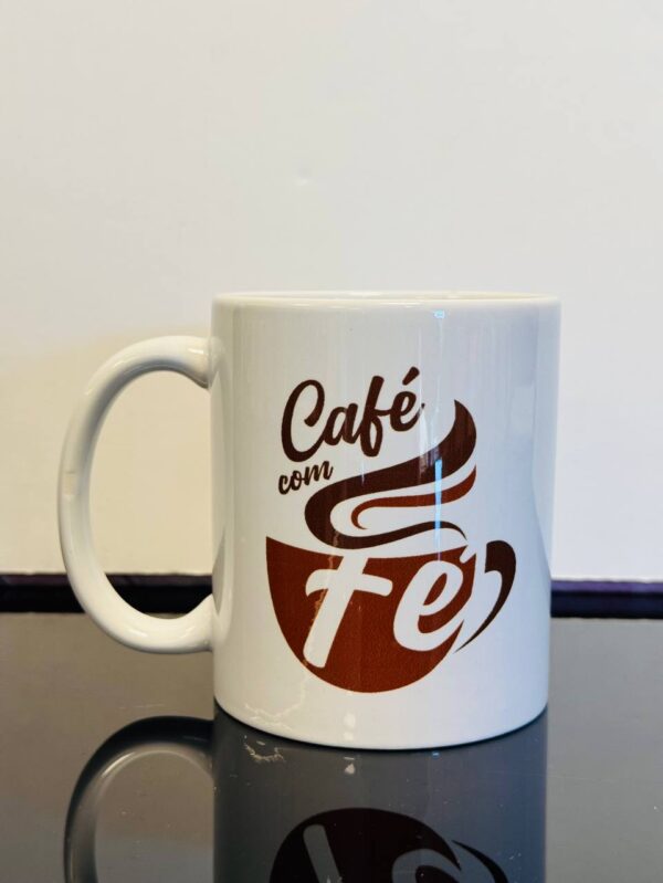 Caneca Café com fé castanha