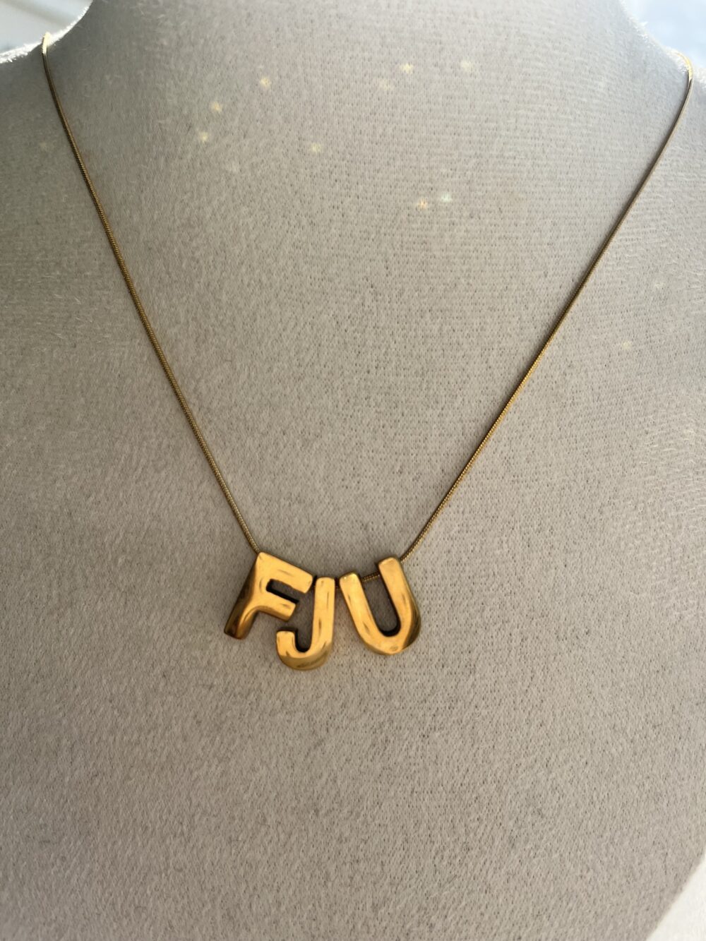 Colar FJU